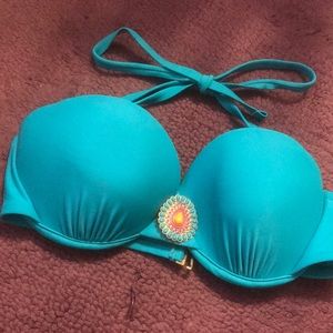 Bikini top with pushup